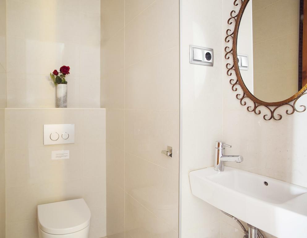 Aparteasy - Authentic Family Apartment บาร์เซโลนา ภายนอก รูปภาพ
