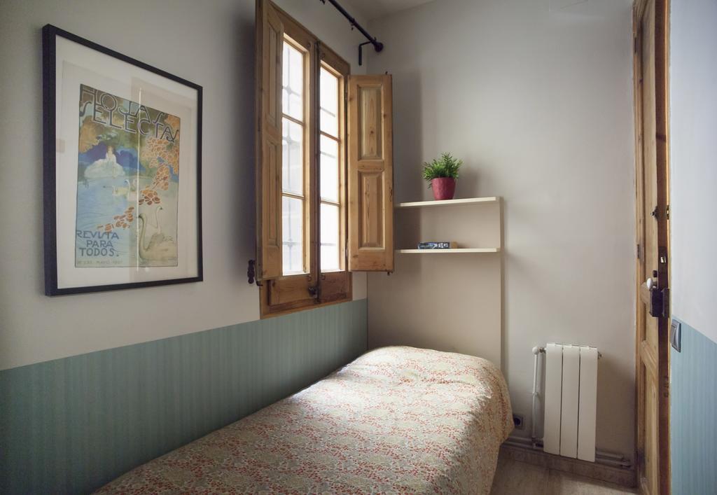 Aparteasy - Authentic Family Apartment บาร์เซโลนา ภายนอก รูปภาพ